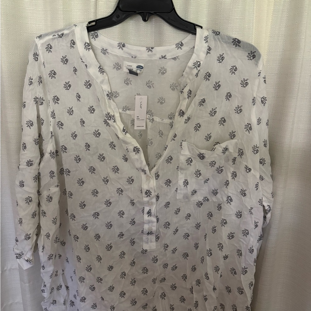 Old Navy White and Black Floral Blouse